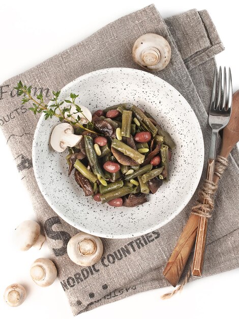 Taliz z domowym daniem